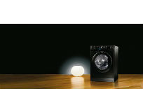 „Velká bílá“ elegantně v černé