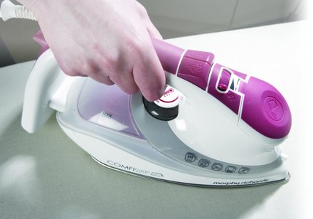 Napařovací žehlička Morphy Richards TriZONE 40851 (8)