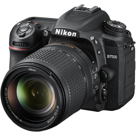 Digitální zrcadlovka Nikon D7500 + 18-140MM VR