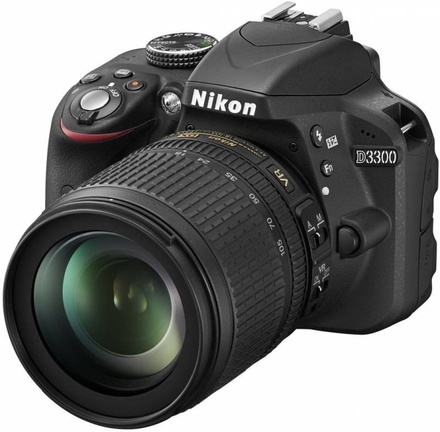 Digitální zrcadlovka Nikon D3300 + 18-105 VR