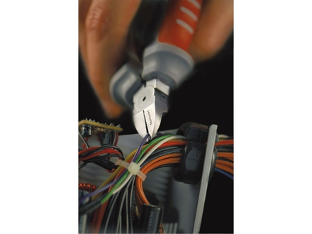 Kleště štípací Fortum (4770403) kleště štípací boční pro elektroniku, 150mm, 61CrV5 (1)