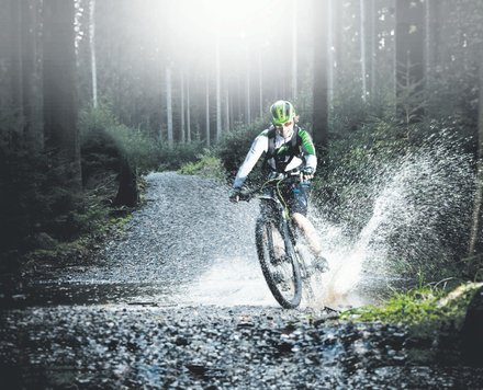 MP3 přehrávač SanDisk Sansa Clip Sports 8GB, zelený (3)