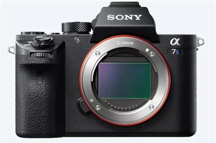 Kompaktní fotoaparát s vyměnitelným objektivem Sony ILCE-7SM2, 4K video, FullFrame, Bajonet E