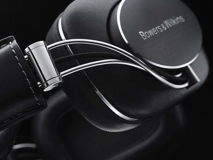 Polootevřená sluchátka Bowers &amp; Wilkins P7 - černá (1)
