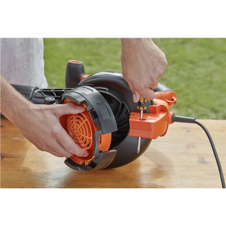 Vysavač listí BlackDecker BEBLV300-QS (1)