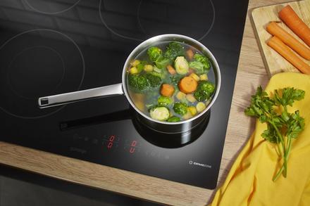 Sklokeramická varná deska Gorenje ECT643SYB (7)