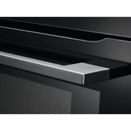 Kompaktní vestavná trouba AEG Mastery KMK968000M (2)