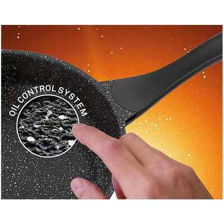 Kastrol s nepřilnavým povrchem Kela KL-12218 s poklicí STELLA NOVA 20 cm (9)