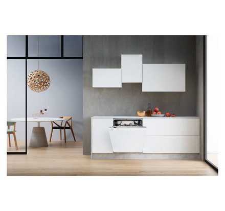 Vestavná myčka nádobí Whirlpool WI 7020P (2)