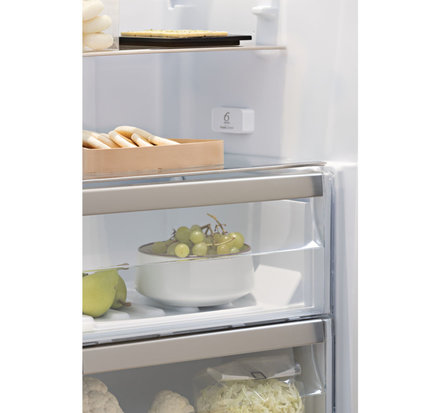 Monoklimatická chladnička Whirlpool SW6 AM2Q W 2 (2)