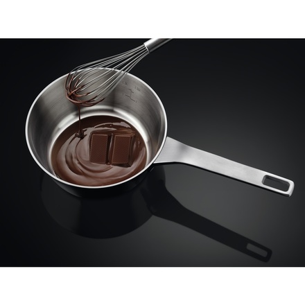 Indukční sporák AEG Mastery Hob2Hood CIB6442BBM (6)
