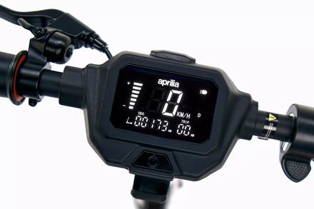 Elektrická koloběžka Aprilia eSR1 (22)