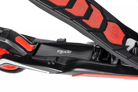 Elektrická koloběžka Aprilia eSR1 (29)