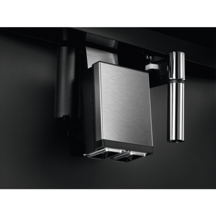 Vestavný kávovar AEG Mastery KKK994500T (4)