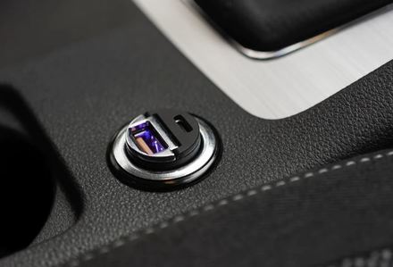 Adaptér do auta Fixed USB-C PD, USB QC 3.0, 30W - černý (5)