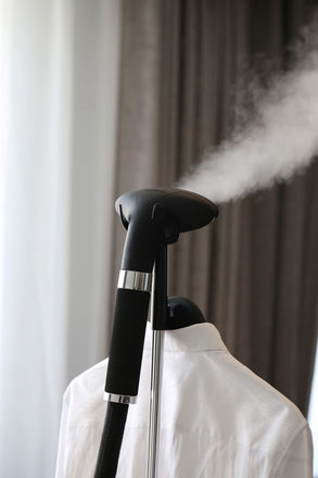 Napařovač oděvů SteamOne EUES200B (6)