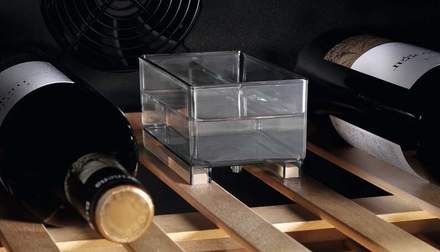 Vestavná vinotéka Electrolux EWUS020B5B (6)