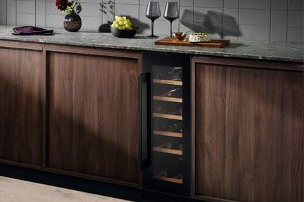 Vestavná vinotéka Electrolux EWUS020B5B (7)