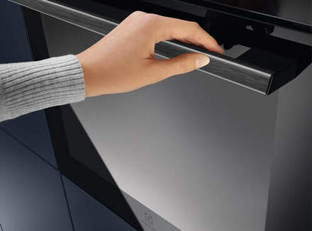 Samostatná vestavná parní trouba Electrolux EOD6C77Z (4)