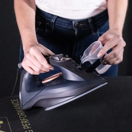 Napařovací žehlička Ufesa Daily PV1100C (3)