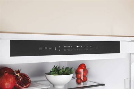 Vestavná kombinovaná chladnička Hoover HOBT 7719EW (6)