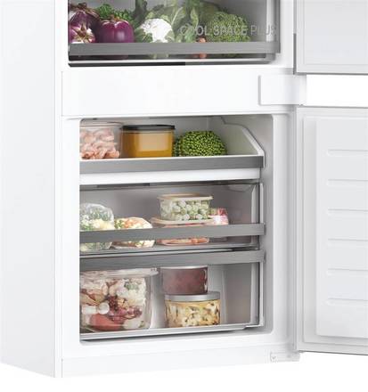 Vestavná kombinovaná chladnička Hoover HOBT 7719EW (7)