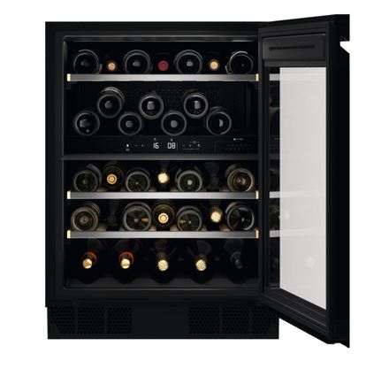 Vestavná vinotéka Electrolux EWUD040B8B (1)