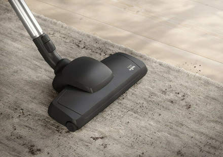 Podlahový sáčkový vysavač Electrolux EB61C4DB (9)