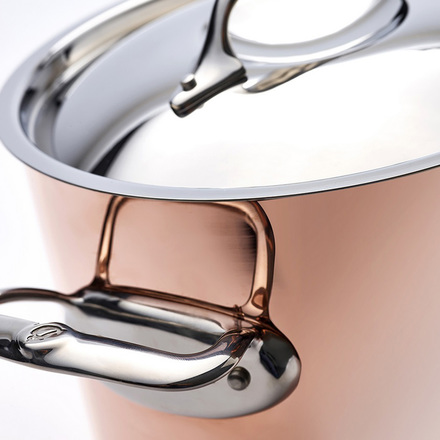 Nerezový hrnec de Buyer 6242.24 PRIMA MATERA, měděný, poklice z nerezu, magnetické dno, 2 rukojeti z nerezové oceli, průměr 24 cm, objem 5,4 L, výška 12,3 cm (1)