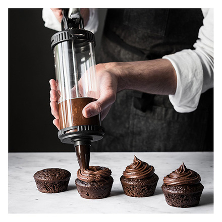 Zdobička na krémy de Buyer 3358.02, zdobička, pístová, 4 x nádoba 0,75 L, 12 koncovek, rozměr pistole 38 x 10,5 cm (1)