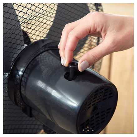 Stojanový ventilátor Black&amp;Decker BXEFP41E černý (2)