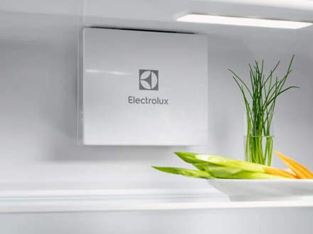 Vestavná kombinovaná chladnička Electrolux 500 ColdSense LND5FE18S (5)