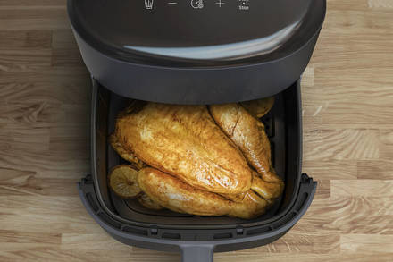Horkovzdušná fritéza Tefal EY245B10 (3)