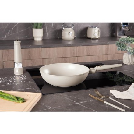 WOK pánev s poklicí s titanovým povrchem Berlingerhaus BH-8063 28 cm Sahara Collection (4)