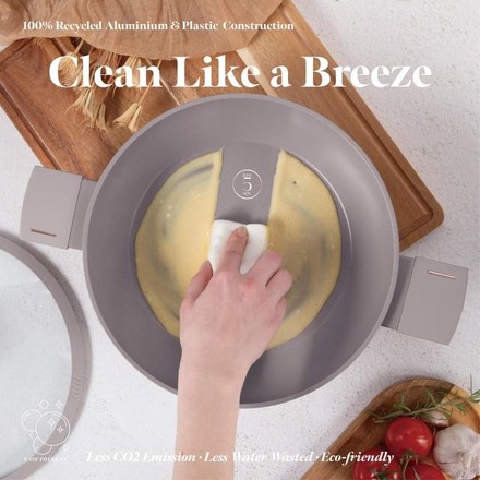 Pánev s titanovým povrchem Berlingerhaus BH-8099 s poklicí  32 cm Taupe Collection (7)