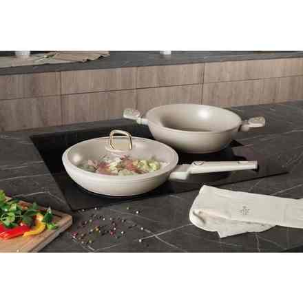 Pánev s titanovým povrchem Berlingerhaus BH-8068 s poklicí 28 cm Sahara Collection (4)