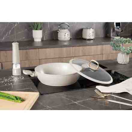 Pánev s titanovým povrchem Berlingerhaus BH-8068 s poklicí 28 cm Sahara Collection (6)