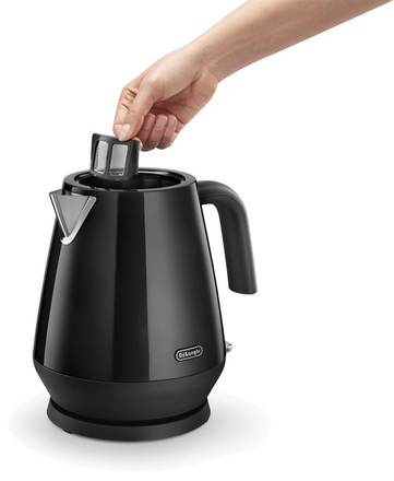 Rychlovarná konvice DeLonghi KBY2001.BK (3)