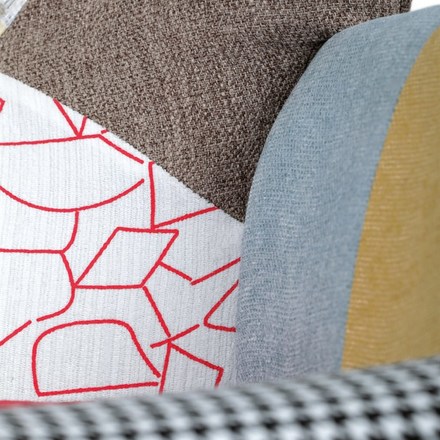 Houpací křeslo Autronic potah patchwork látka, dřevěné nohy, masiv kaučukovník (AK-374 PW2) (10)