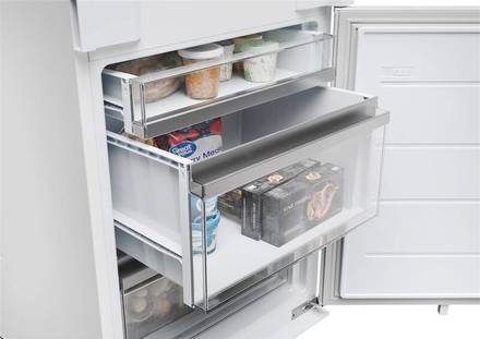 Vestavná kombinovaná chladnička Haier HBW7518C (5)