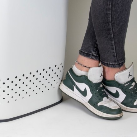 Koš na prádlo Kela KL-23963 sedací Malaga kovový bílý 39,5x29,5x57,5cm (6)