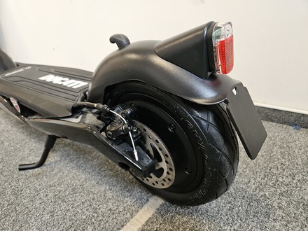 Elektrická koloběžka Ducati PRO-III (předváděcí Č.6) (4)