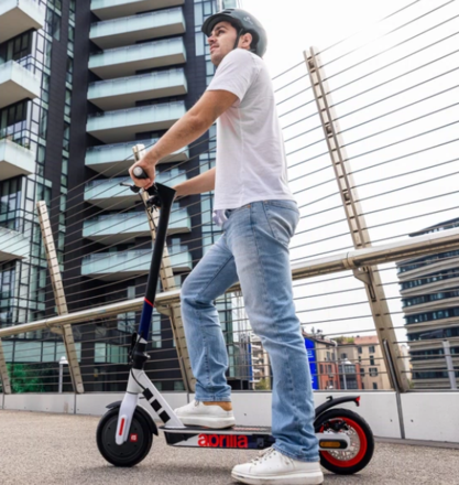 Elektrická koloběžka Aprilia eSRZ Advanced Safety (19)