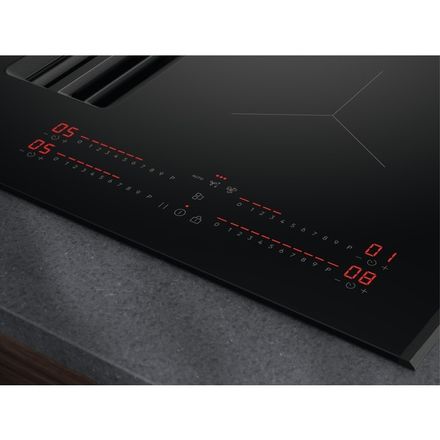 Indukční varná deska s integrovaným odsavačem par AEG 6000 ComboHob NCH84B03AB (3)