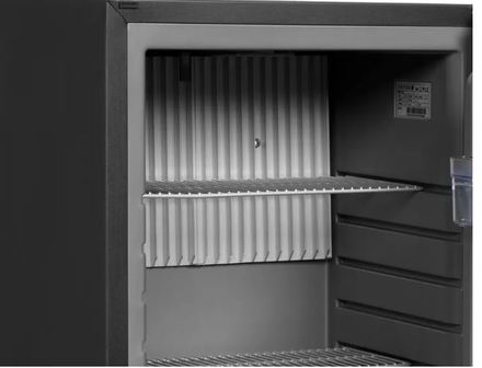 Minibar plné dveře Tefcold TM 44 černé opláštění  (2)