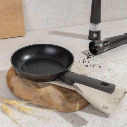 Pánev s titanovým povrchem Berlingerhaus BH-8112 20 cm Antracit Collection (2)