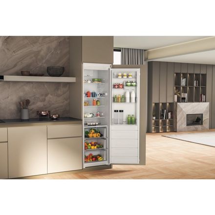 Vestavná monoklimatická chladnička Whirlpool WHSD18A011B2 (4)