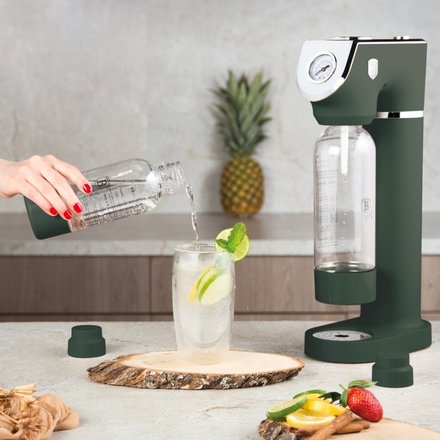 Výrobník sody Berlingerhaus BH-9785 SODABAR + 2 lahve Matte Green Collection (1)