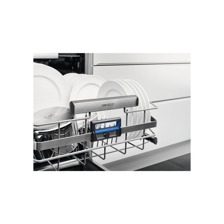 Vestavná myčka nádobí Electrolux EEC87600W (1)