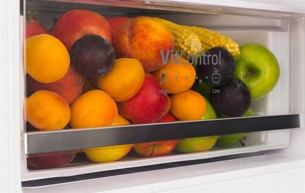 Vestavná kombinovaná chladnička Amica BK3055.6NFM(E (4)